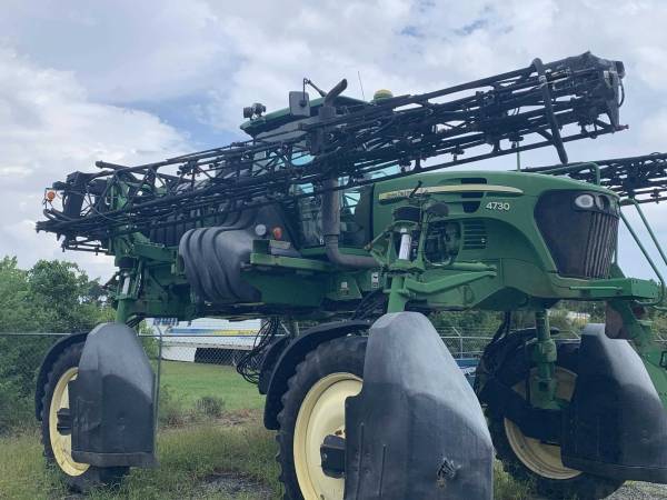 Самохідний обприскувач John Deere 4730 (2010)