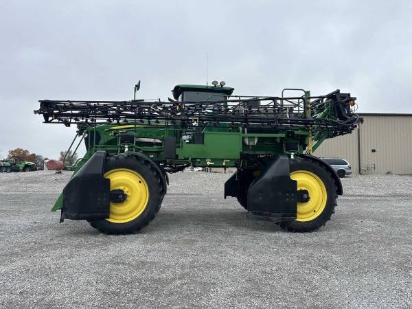 Самохідний обприскувач John Deere 4730 (2010)