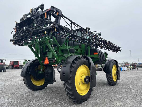Самохідний обприскувач John Deere 4730 (2010)