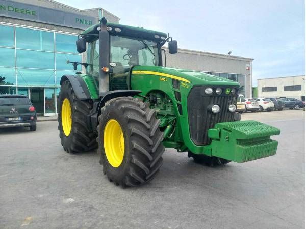 Трактор John Deere 8320R (2011)