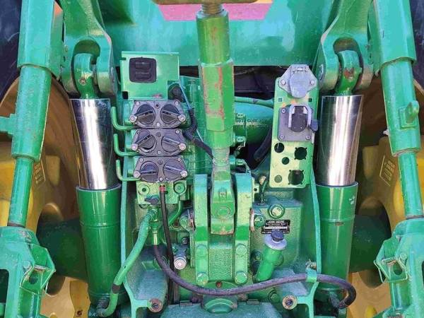 Трактор John Deere 8430 (2006)