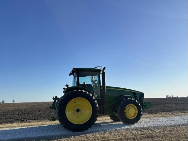Трактор John Deere 8130 (2007)