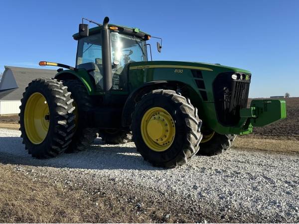 Трактор John Deere 8130 (2007)