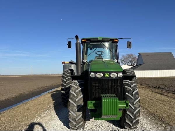 Трактор John Deere 8130 (2007)