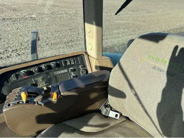 Трактор John Deere 8130 (2007)