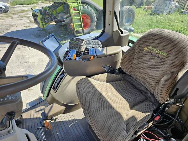 Трактор John Deere 8335R (2013)