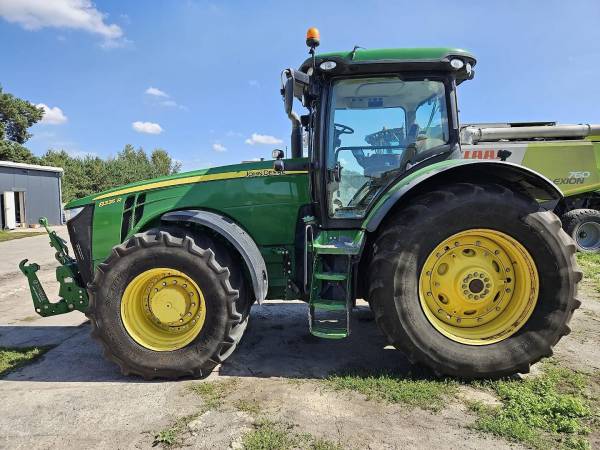 Трактор John Deere 8335R (2013)