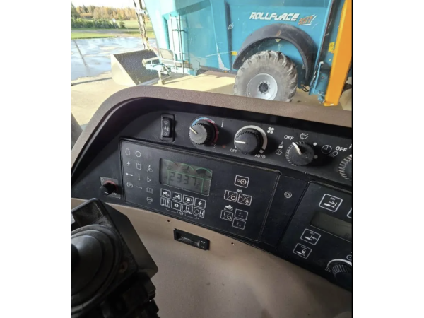 Трактор John Deere 8310 (2001)
