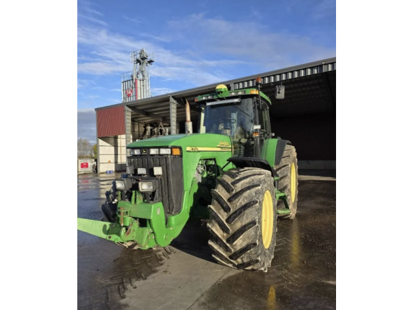 Трактор John Deere 8310 (2001)