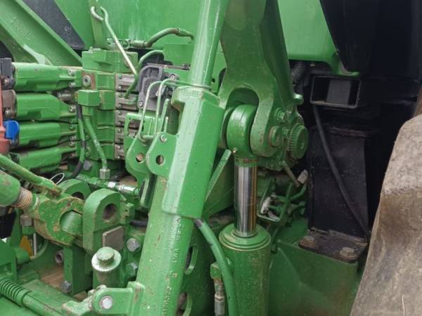 Трактор John Deere 7200R (2012)