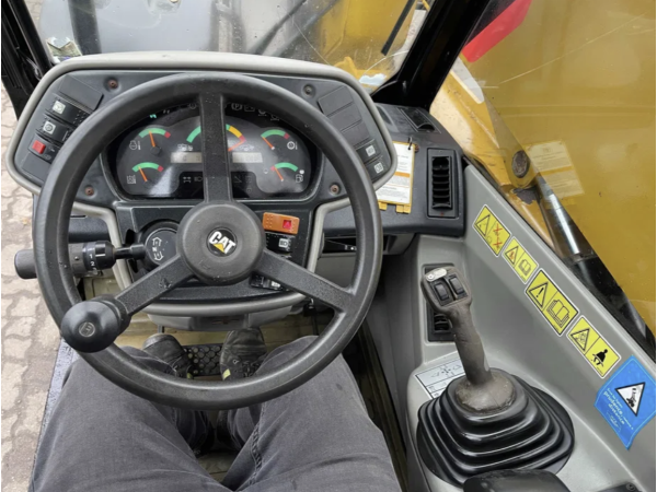 Погрузчик Caterpillar TH330B (2008)