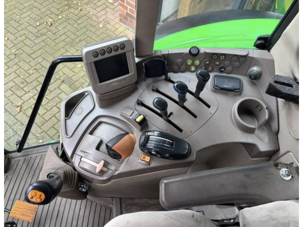Трактор John Deere 6330 Premium (2008)