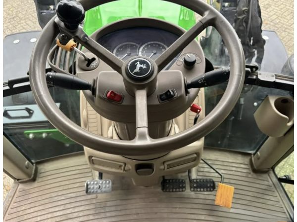 Трактор John Deere 6330 Premium (2008)