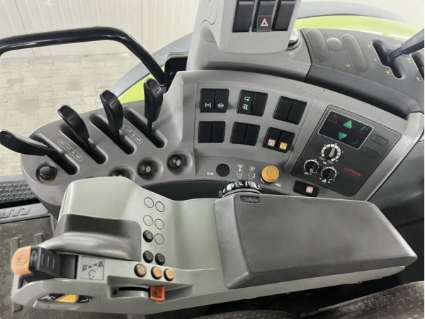 Трактор Claas Axion 840 (2012)