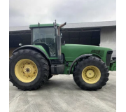 Трактор John Deere 8220