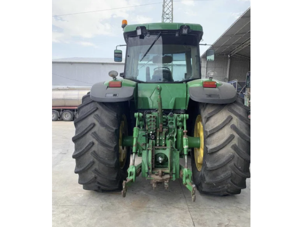 Трактор John Deere 8220 (2005)