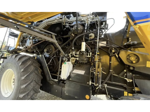 Комбайн New Holland CX 6.90 (2023)