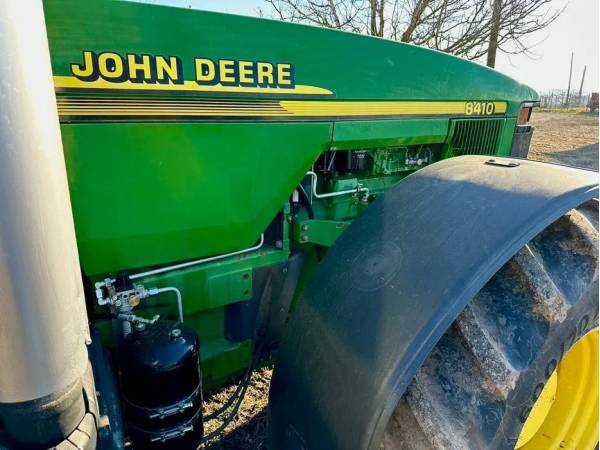 Трактор John Deere 8410 (2001)