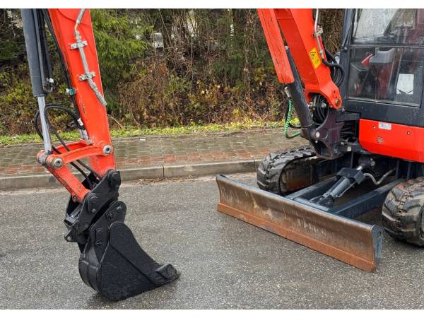Мини-экскаватор Kubota U 35-3a3 (2015)
