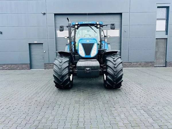 Трактор New Holland T7.220 (2015)