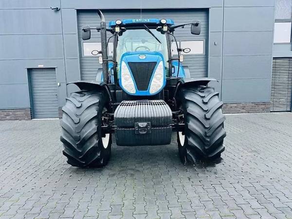 Трактор New Holland T7.220 (2015)