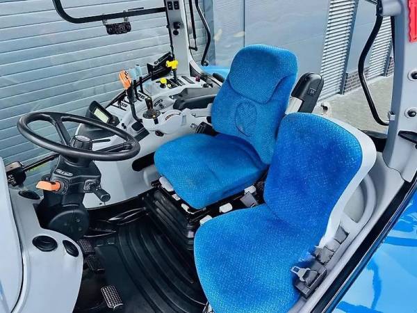 Трактор New Holland T7.220 (2015)