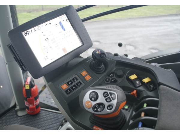 Трактор Claas Axion 830 (2014)