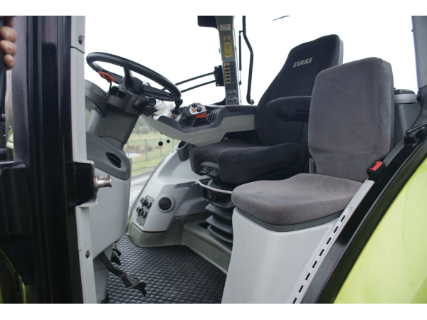 Трактор Claas Axion 830 (2014)