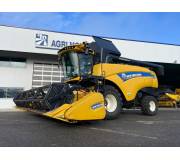 Комбайн New Holland CX 6.90