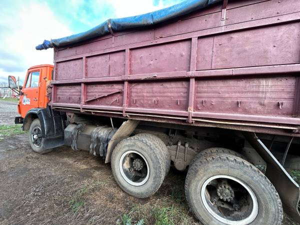 Самоскид КАМАЗ-55102 