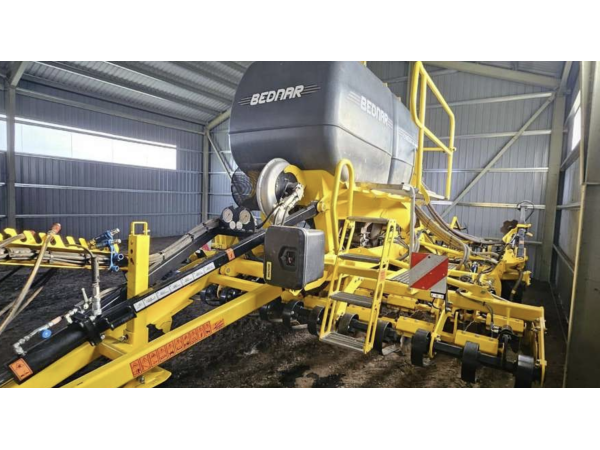 Сеялка Bednar Omega OO 4000 RFL (2022)