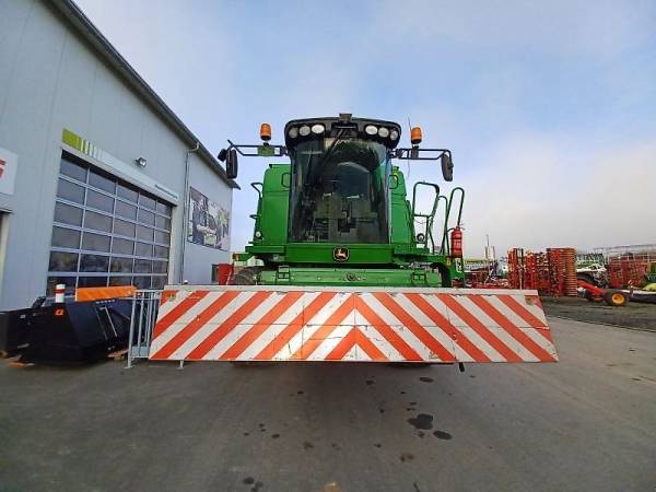 Комбайн John Deere C670i (2010)