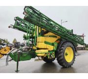 Причіпний обприскувач John Deere 832
