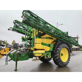 Прицепной опрыскиватель John Deere 832 (2011)