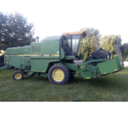 Комбайн John Deere 1055