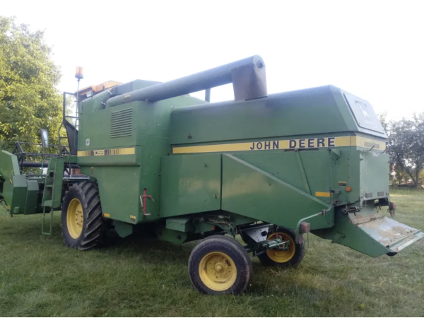 Комбайн John Deere 1055 (1987)