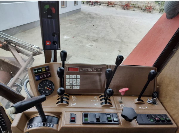 Комбайн Massey Ferguson 29XP (1990)