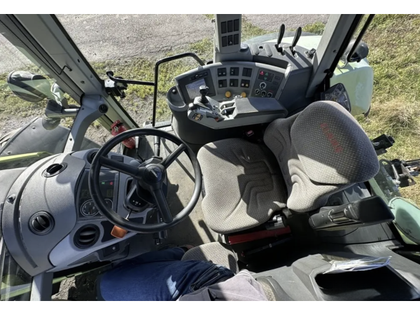Трактор Claas Axion 840 (2011)