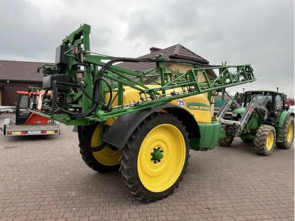 Причіпний обприскувач John Deere 732 (2011)