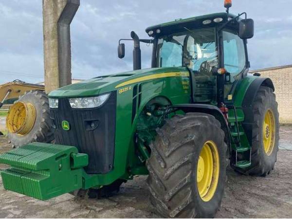 Трактор John Deere 8335R (2014)