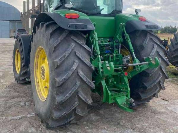 Трактор John Deere 8335R (2014)