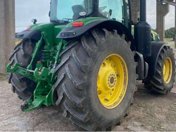 Трактор John Deere 8335R (2014)