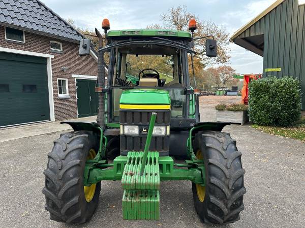 Трактор John Deere 6110 Premium (1999)