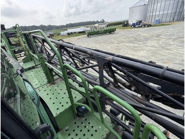 Самохідний обприскувач John Deere 4730 (2012)