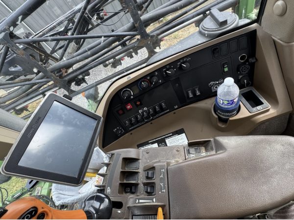 Самохідний обприскувач John Deere 4730 (2012)