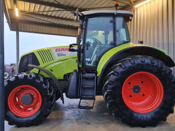 Трактор Claas Axion 820 (2012)