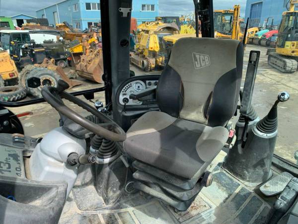 Екскаватор-навантажувач JCB 3CX (2003)