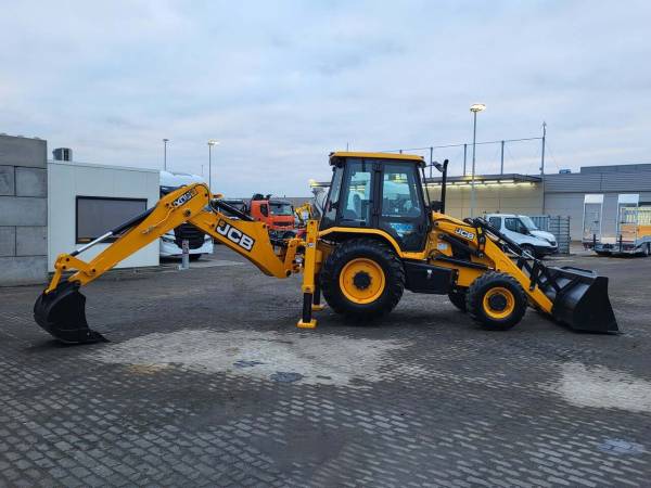 Экскаватор-погрузчик JCB 3DX Plus (2025)