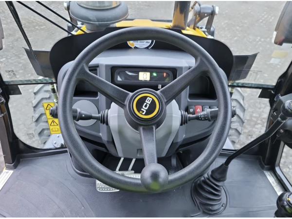 Экскаватор-погрузчик JCB 3DX Plus (2025)