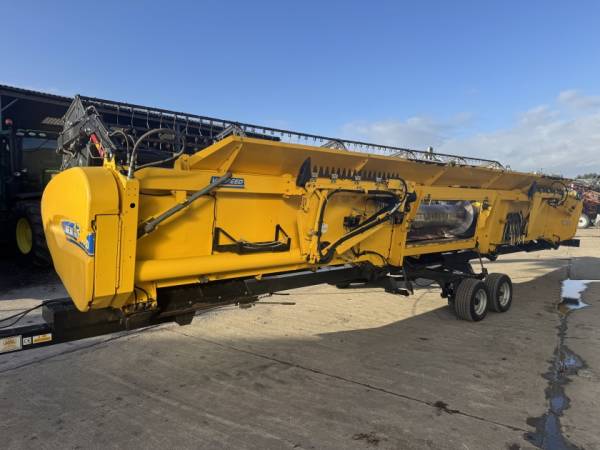 Комбайн New Holland CR 9070 (2013)